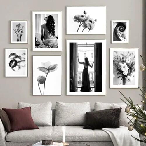 Nordic Vintage Poster Paris Balcony Woman Flowers Holding Hands Wall Art Print Canvas Painting Decor Pictures For Living Room