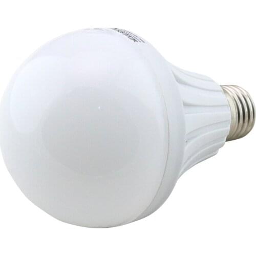 THERE 13386*9 WATT E27 220 V RECHARGEABLE WHITE LED BULB 6500 K