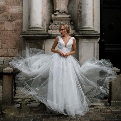 Tulle V Neck Wedding Dress Appliqued Open Back 2021 Beach Bohemian Bridal Gown Custom Made Plus Size Robes De Mariage