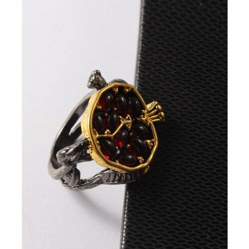 Dovlink Luxury Vintage Red Zircon Pomegranate Stone Engagement Rings For Women Vintage Wedding Jewelry Gift