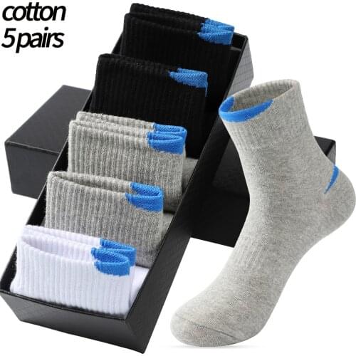 2020 New Stockings Mmens Socks 5 Pairs / Batch Cotton Socks Running Sports Basketball Socks White Black Mens Socks Gift Large