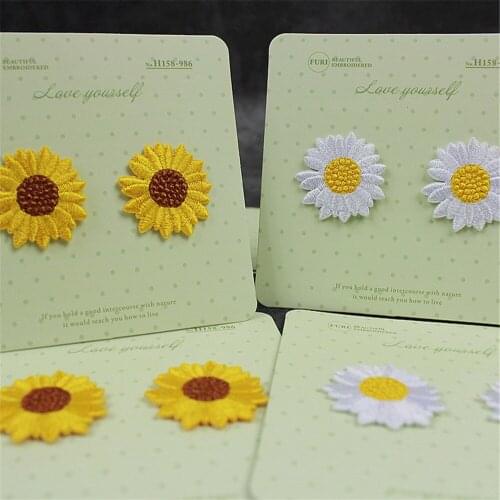 2pcs White Yellow Sunflower Patch Embroidery Sticker Iron on Patches for clothing applique embroidery DIY Clothing Accessories