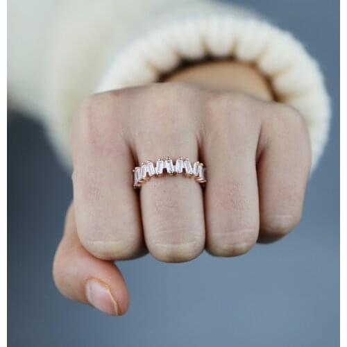 Fashion Luxury Charm AAA Bar Baguette Cubic Zirconia Wedding Rings for Women Clear CZ Stone Band Party Finger Jewelry Joint