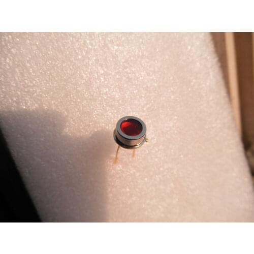 2pcs/lot Red light Silicon photovoltaic cells/silicon photodiode/500-750nm/3mm*3mm