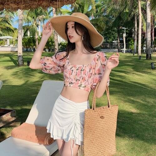 2021 Summer New Couple Swimsuit Sweet Floral Skirt 3 Piece Set Swimwear Women Hot Spring Vacation Beach Wear Men Swim Trunks