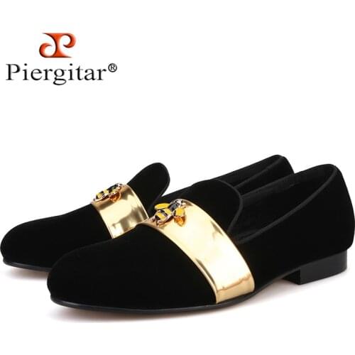 2019 New style Handmade men velvet loafers with Gold Patent leather and Bee buckle wedding and party men dress shoes mens flats