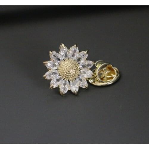 Cute Small Gold Color Zircon Flower Shape Brooch Pin Scarf Accessories Jewelry Anti-glare Zircon Clothes Fixed Pin