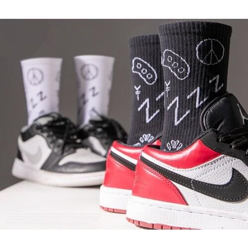 Funny mens socks happy fashion Harajuku street hip hop socks unisex skateboard Chinese character letter ladies Korean style