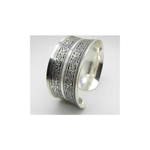 Fashion Vintage Elegant Women Bracelets Tibet Silver Plated Totem Cuff Bracelets Bangles Round Metal Bracelet Jewelry