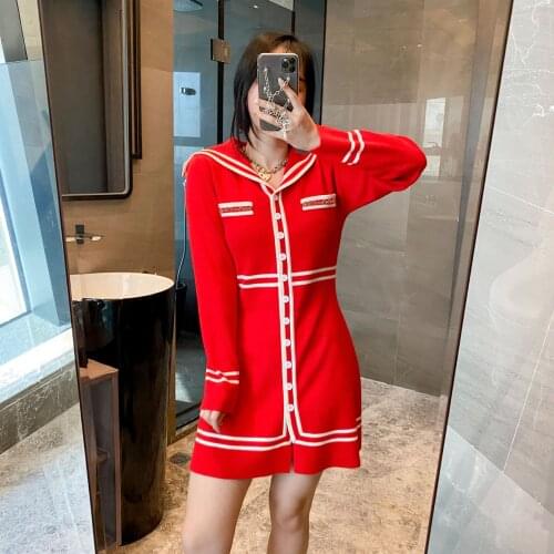 The same style of G family with retro style and waist closing style