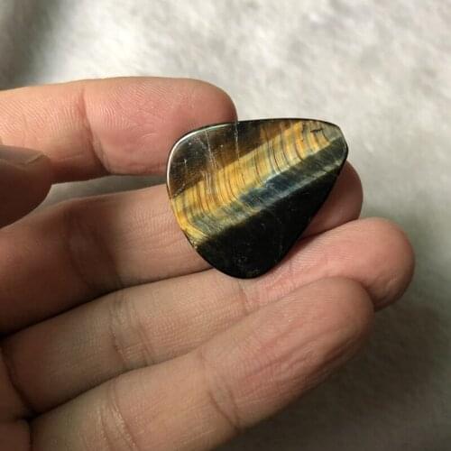 Wholesale 1pcs Genuine Blue Tiger Eye Stone Guitar Pick,Crystal Bead Figher Guitar Pick 1pcs