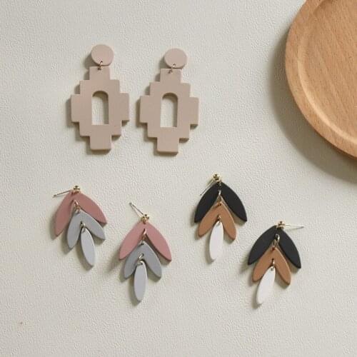 AOMU 2021 Fashion Multicolor Tassel Leaf Shape Earrings Geometric Irregular Hollow Acrylic Drop Earring for Women Jewelry Gifts