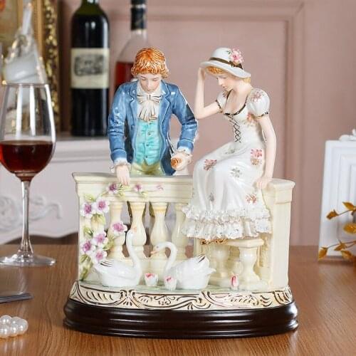 EUROPEAN WESTERN CHARACTERS COUPLE CERAMIC STATUE HOME FURNISHING FIGURINES DECORATION CRAFTS OFFICE ROOM DESKTOP ORNAMENTS ART