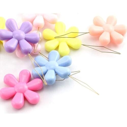 10/20/50Pcs Needle Threaders Assorted Colors Plastic Flower Head Wire Loop Needle Threaders for Hand Stitching Sewing