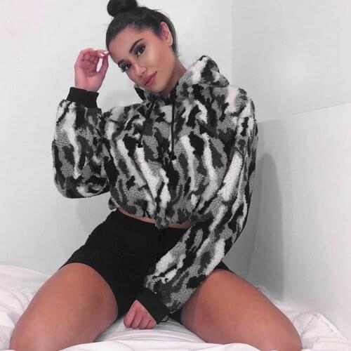 BKLD New Arrival Long Sleeve Hooded Sweatshirt Camouflage Print Pullover Sweatshirt Autumn Casual Women Crop Hoodies Sweatshirts