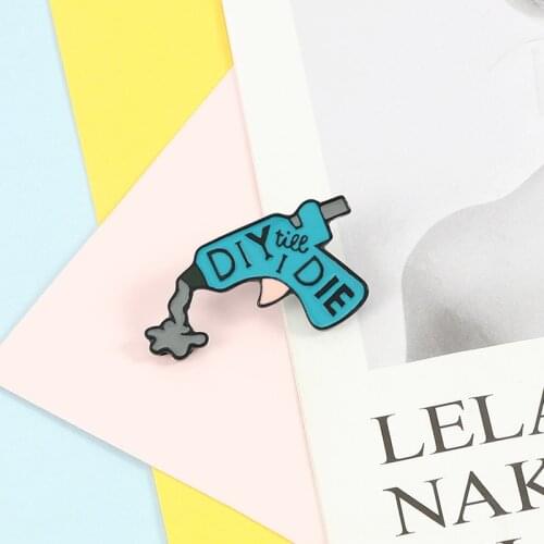 Creative Cartoon Enamel Pin DIY Spray Glue Gun Fashion Brooches Denim Jackets Bag Lapel Pins Badge Accessories Gift for Children