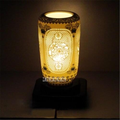 Creative Chinese Style Blue White Table Lamp Hollow Ceramic Table Lamp Modern Living Room Bedroom Bedside Table Lamp 110-240V