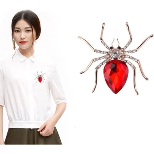 Unique Design Cute Animal Rhinestone Spider Brooch Crystal Pin men women Clothes Sweater Jewelry Latest Design Cloth Accessories