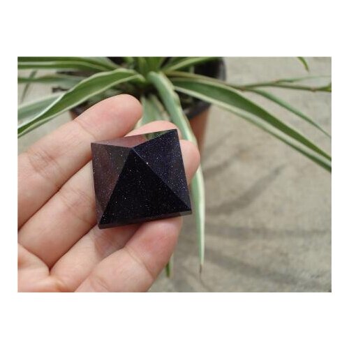 Pretty blue Aventurine quartz crystal Pyramid healing free shipping