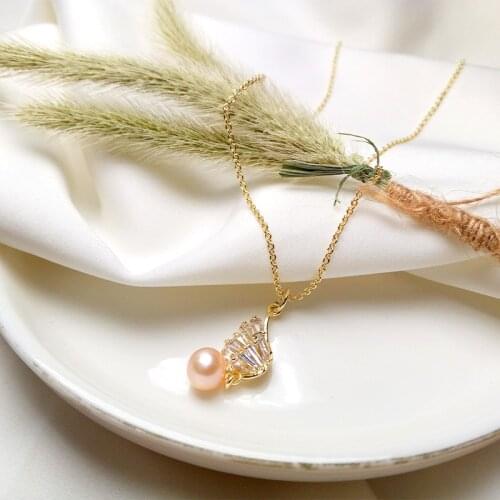 DAIMI Micro Inlaid Zircon Freshwater Pearl Angel Wings Necklace Female Simple Temperament Fashion Pendant Clavicle Chain Necklac