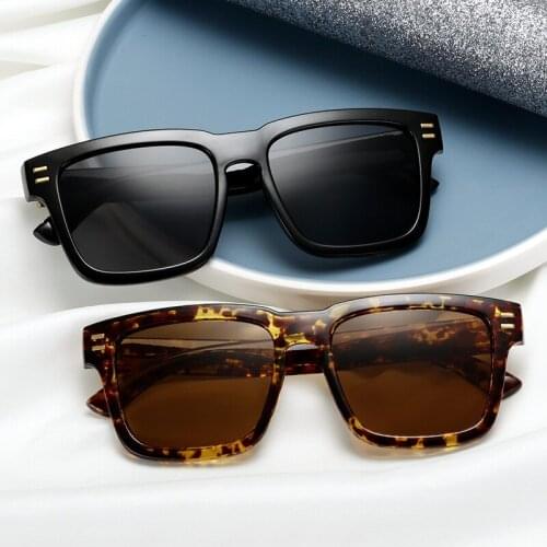 Fashion Square Sunglasses Men Women Luxury Brand Designer Sun Glasses Male Retro Rivet Black Outdoor Driving Gafas De Sol