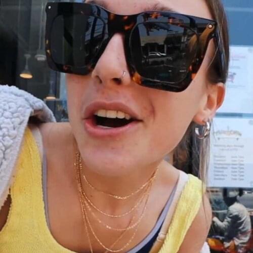 Vintage Fashion Oversized Square Sunglasses Women Men Luxury Brand Designer Travel Retro Rivet Big Frame Sun Glasses Shades