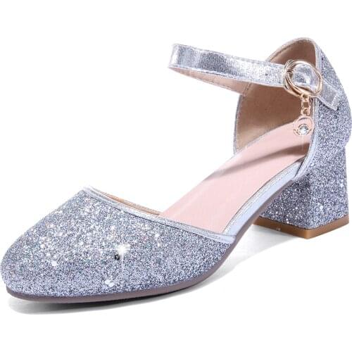 Fashion in the sequins female 2019 spring and summer new product with thick with the size code 30-44 hollow buckle with sandals