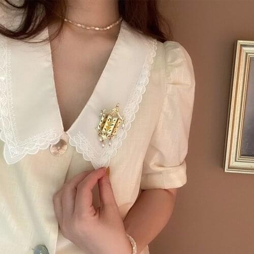 2021 New Arrival Vintage Creative Lantern Pearls Pendant Brooches Korean Fashion Exquisite Wedding Party Jewelry Accessories