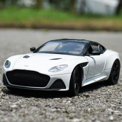 WELLY 1:24 Aston Martin DBS Superleggera Alloy Car Model Ornaments Collection Toy Boy Gift Die-casting Model Gift
