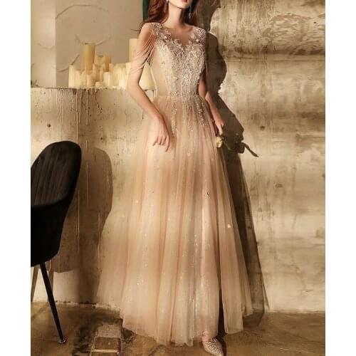 2021 Vintage Tulle Evening Dresses Illusion O-Neck Tassel Exquisite 3D Appliques Beadings Slim A Line Formal Prom Party Gowns