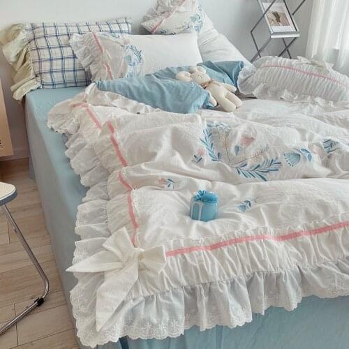 Lace Washed Cotton Four-Piece Cotton Flower Embroidery Lace Edge Quilt Cover Bedding