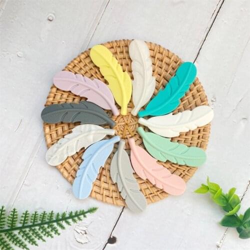 50Pcs BPA Free Silicone Feather Baby Teether Bead DIY Infant Teething Necklace Rodent Pendant Jewelry Nursing Shower Toy