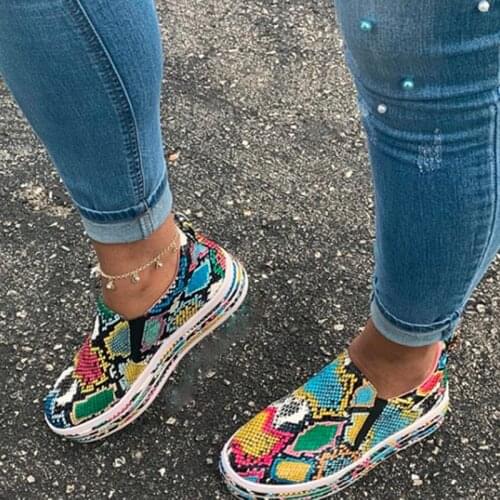 High quality handmade comfortable outdoor plus size female sports casual shoes Newfashion sexy snake pattern womens sneakers