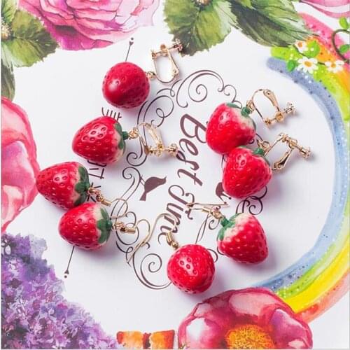 Fashion imitation food Strawberry Fruit Earrings Female cute girl red Strawberry Pendant Earrings Exquisite Jewelry Ear clip 3