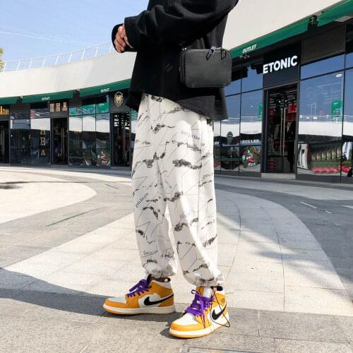 2021 New Hip-hop Streetwear Jogging Pants Mens Casual Loose Overalls High Street Elastic Waist Harem Pants Mens Sports Pants