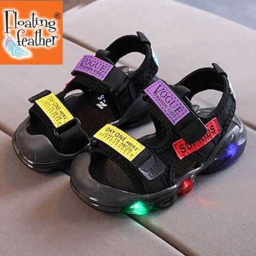 Size 21-30 Children Soft Sole Beach Shoes With Lights Kids Glowing Wear-resistant Sandals For Boys Girls Luminous Baby Sandals