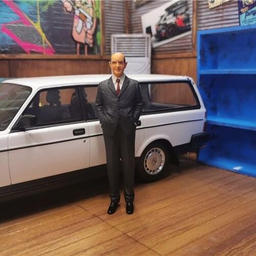 CMC Figure 1:18 Mini Car Founder Resin Doll Model for Car Model Scene Simulation Static Vehicle Accessories Display Collection