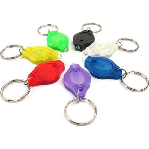 Outdoor Portable Keychain Backpack Buckle EDC Mini Random Keychain Colors Anti-lost Light Key Q0F2