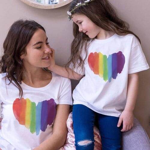 Love Mommy and Me Matching Clothes Colorful Heart T-shirt Breif Top for Little Girl Mama Summer Look Tee Birthday Outfit Fashion