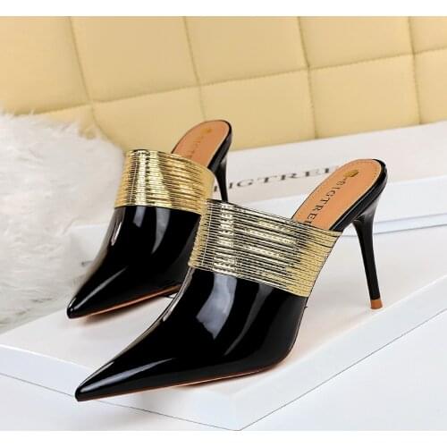 2021 Women Luxury Design 9cm High Heels Slides Mules Outside Half Slippers Summers Nude Retro Sandals Lady Gold Chain Prom Shoes