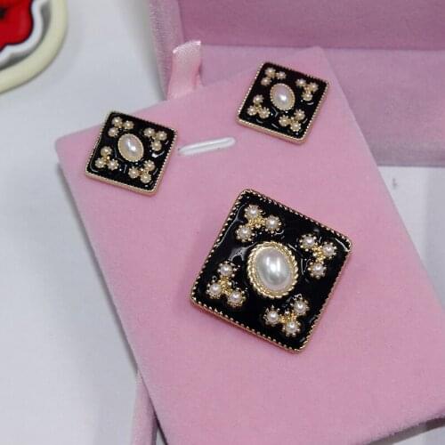 New Style Wholesale Popular Retro Baroque Medieval Drop Glaze Enamel Pearl Diamond Black Fashion Exquisite Lady Brooch