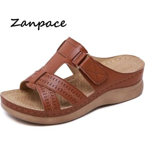 New 2019 European Slippers Women Non-slip Lightweight Large Size 44 Womens Sandals Shoes Retro Wedge Comfortable Slippers