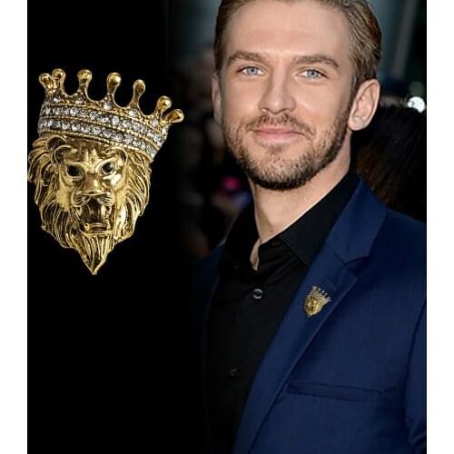 Vintage Animal Lion Head Brooch Crystal Crown Lapel Pin for Men and Women Suit Shirt Collar Pins Brooches Jewelry Accessories