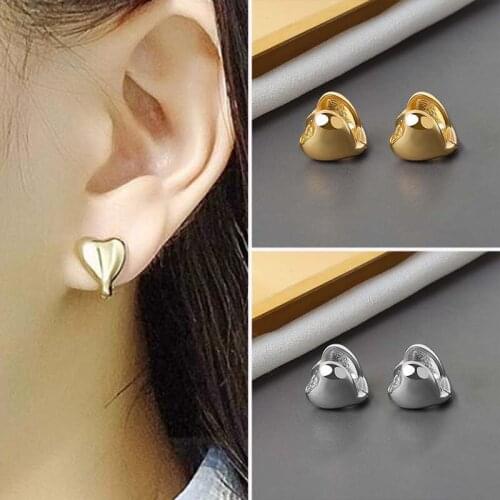 2020 New Fashion Simple Heart-Shaped High-Quality Earrings Wild Sweet and Elegant Temperament Female Cartilage Stud Earrings