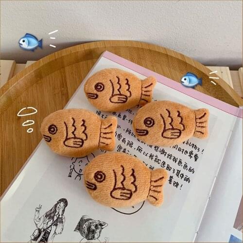 Cartoon cute snapper brooch plush small fish brooch backpack sweater corsage snapper brooch pins accessory gifts