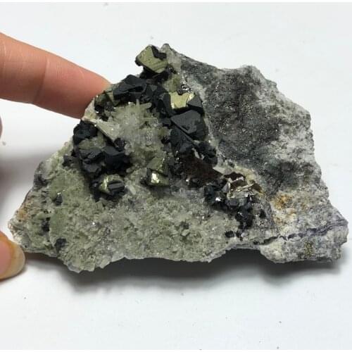 150.7gNatural green crystal and wolframite brass pyrite wolframite stone home decoration mineral crystal healing ring vein Teach