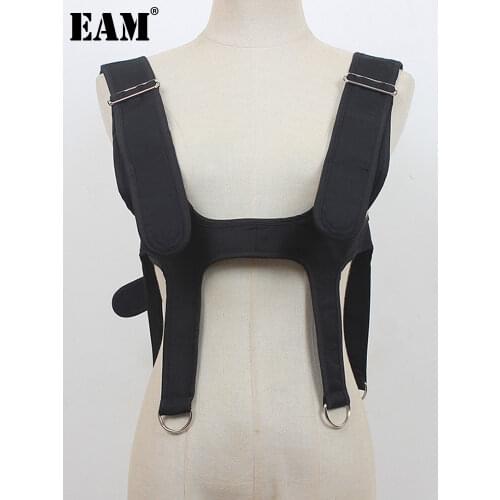 [EAM] Women Loose Fit Black Buckle Spliced Personality Vest New V-collar Sleeveless Fashion Tide Spring Summer 2021 1DD8905