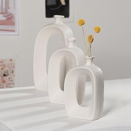 White Ceramic Flower Vases Hollow Oval Matte Design Vases Modern Geometric Vases Figurines Ornament for Living Room TS2