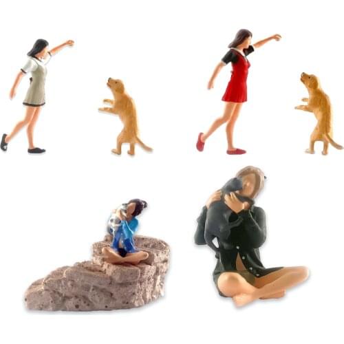 1:64 Scale Resin Figure Training Pet Character Scene Model Landscape S Gauge