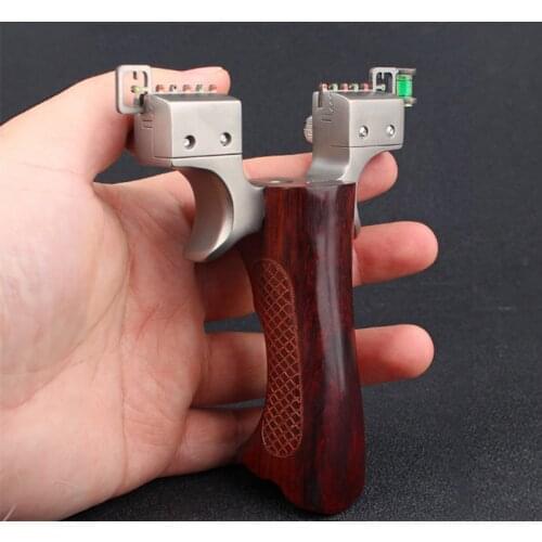 Powerful Slingshot Hunting Alloy Metal Catapult Red Wood Handle with 3 Pcs Rubber Band Outdoor Shooting Games